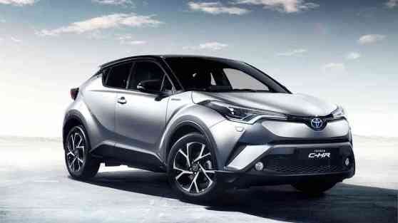 Toyota reveals stylish, ergonomic interior of the C-HR image