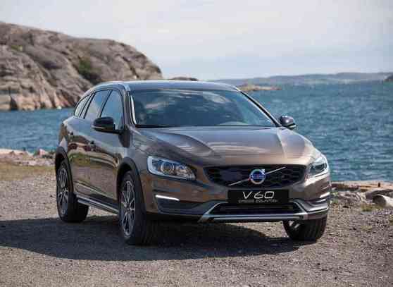 2016 Volvo V60 Cross Country makes Philippine debut image