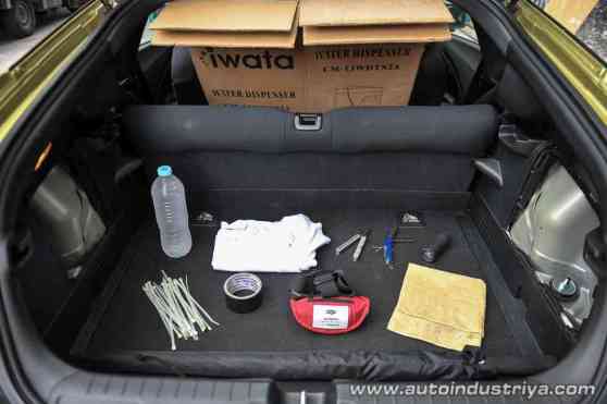12 Surprisingly Handy Things To Have In Your Car image