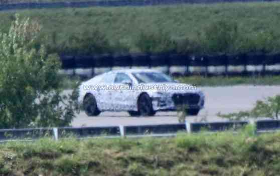 Spied: 2018 Audi A7 caught testing image