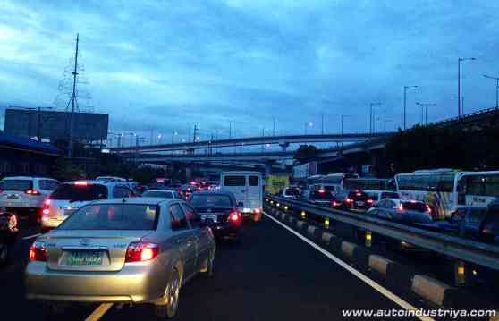 NEDA approves more projects to ease Metro Manila traffic  image