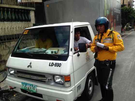 Makati traffic enforcers to start wearing lapel cameras image