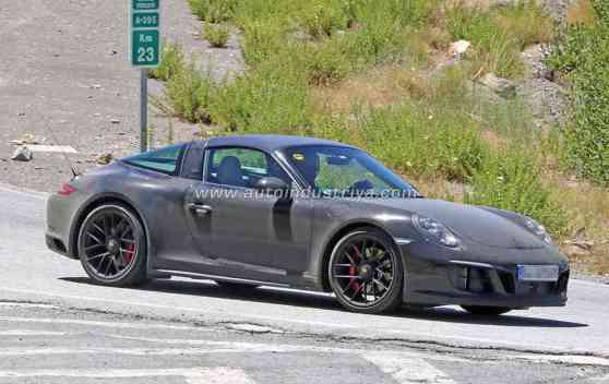 Spied: Facelifted Porsche 911 Targa in GTS guise image