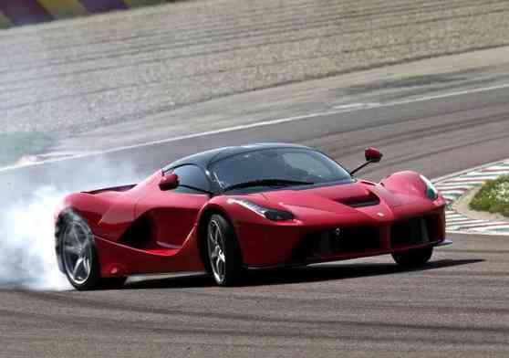 Ferrari to build one more LaFerrari to benefit earthquake victims image