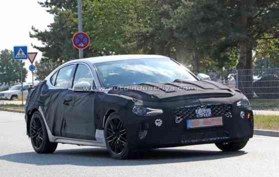 Spied: Korean 3-series fighter Genesis G70 spotted testing image