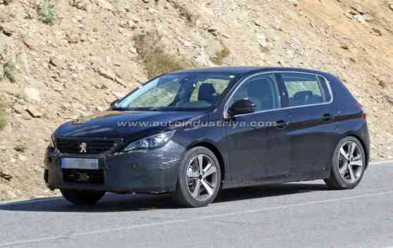 Spied: Peugeot 308 facelift caught testing image