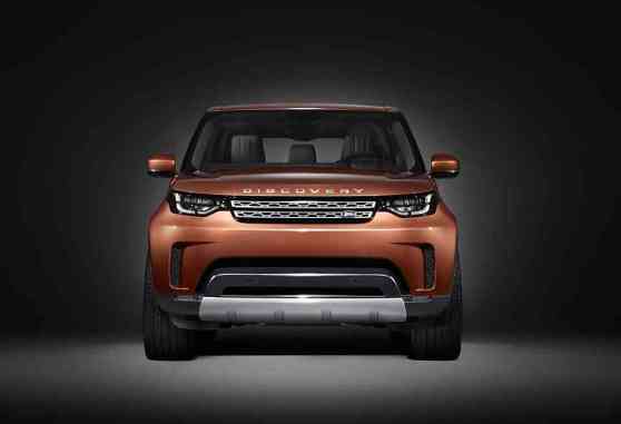 First image of 2017 Land Rover Discovery revealed image