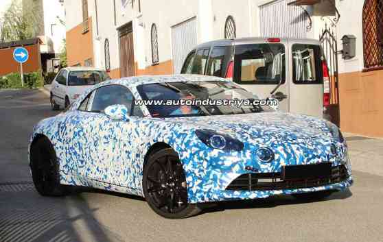 Spied: 2017 Alpine sports car seen with production body image