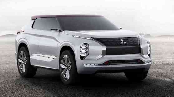 Mitsubishi GT-PHEV concept shown ahead of global debut image