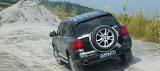 Cayenne also brings rescuers to difficult terrain image