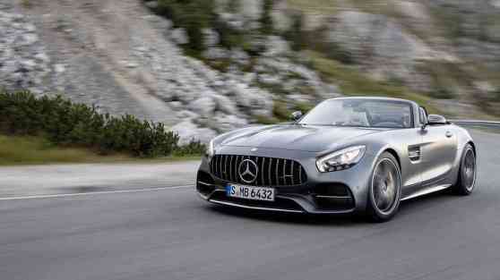 Mercedes-AMG GT Roadster breaks cover ahead of Paris debut image