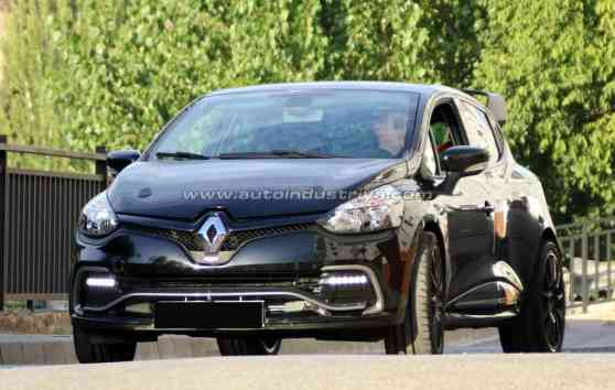 Spied: Renault testing Clio RS 16 hot hatch image