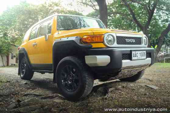 2016 Toyota FJ Cruiser TRD image