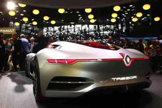 Paris 2016: Renault Trezor EV concept makes world premiere image