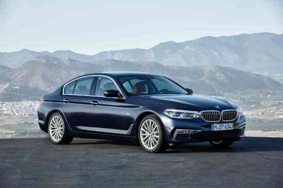 BMW fully reveals 2017 5 Series image