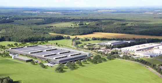 Daimler to build global plant for lithium-ion batteries image
