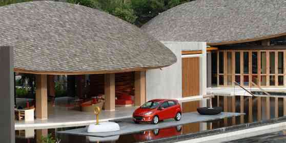 A Wave of Fiestas image