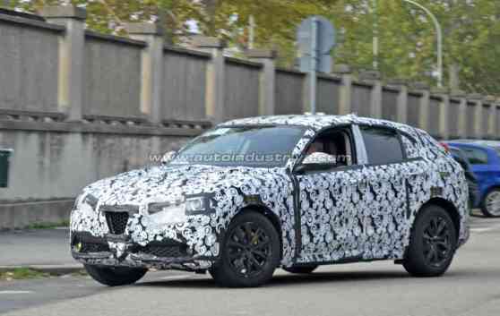 Spied: Alfa Romeo Stelvio drops heavy camo to show sleek shape image