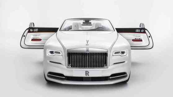 Rolls-Royce reveals special edition Dawn Inspired by Fashion image