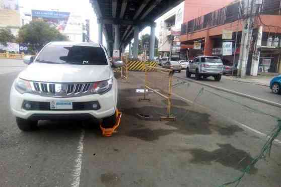 Iloilo City mulls parking ban for cargo trucks, vans on public roads Iloilo City mulls parking ban for cargo trucks, vans on public roads image