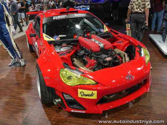 SEMA 2016: Toyota 86 swaps boxer engine for Ferrari V8 image