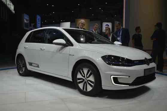 LA 2016: Refreshed Volkswagen e-Golf gets more power, better range image
