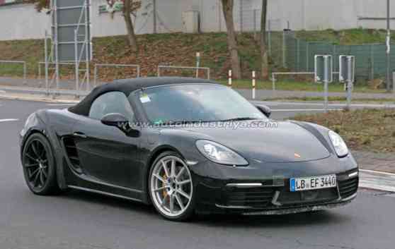 Spied: Porsche conducting tests on new Boxster 718 GTS image