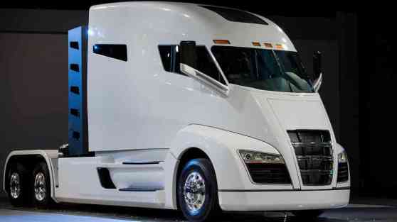 Nikola rolls out hydrogen-powered One semi-truck image