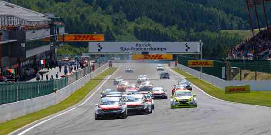 Citroen maintains dominance at Rounds 13 & 14 of FIA WTCC image