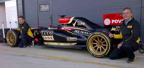 Pirelli and Lotus test future 18-inch F1 tires at Silverstone image