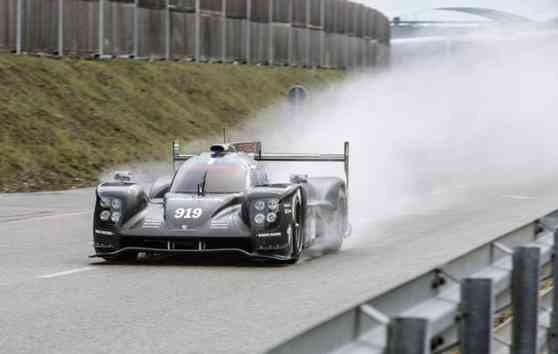 2015 Porsche 919 Hybrid LMP1 racecar previewed image