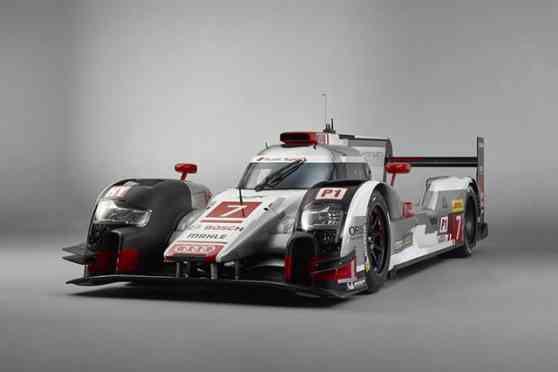 Audi unveils the 2015 R18 e-tron quattro image