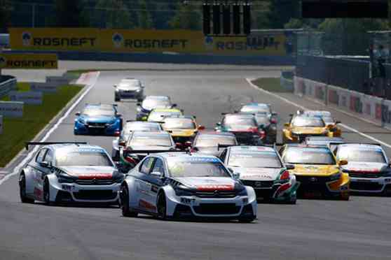 WTCC 2015: Muller, Monteiro win thriller race in Russia image