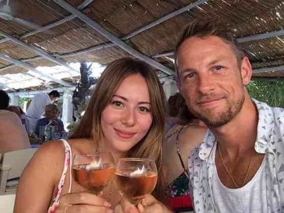 Report: Jenson Button, wife gassed and robbed in France image