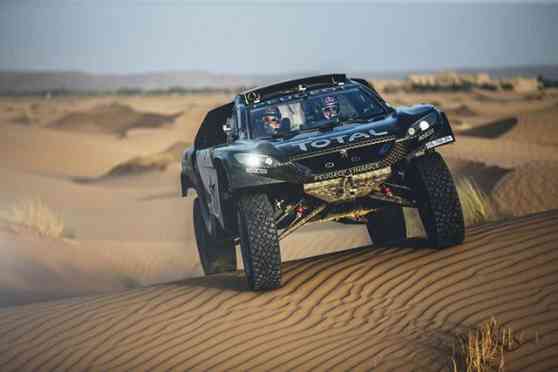 Peugeot unveils newest Dakar racer, the 2008 DKR16 image
