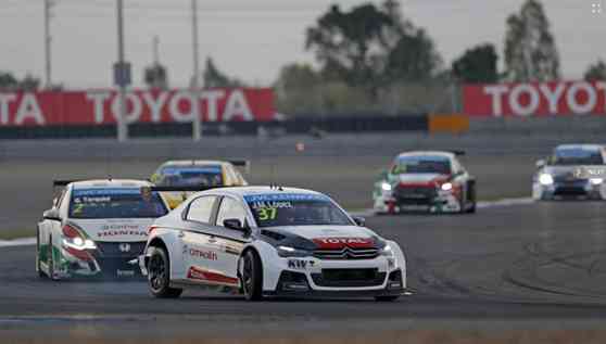 WTCC 2015: Double celebrations for Jose Maria Lopez in Thailand image