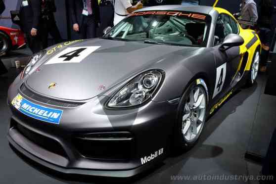 Los Angeles 2015: Porsche Motorsport unveils Cayman GT4 Clubsport image