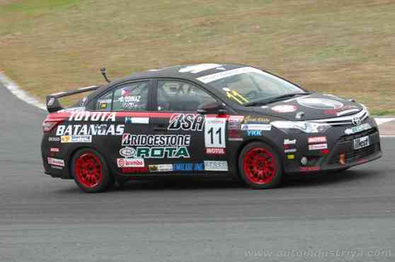 Carlos Loinaz wins Race 8 of 2015 Vios Cup image
