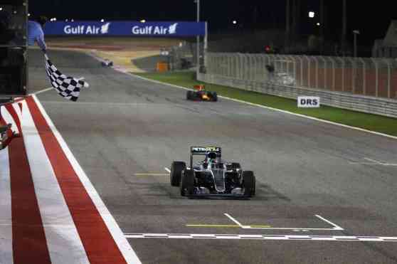 Nico Rosberg takes 2016 Bahrain GP win image