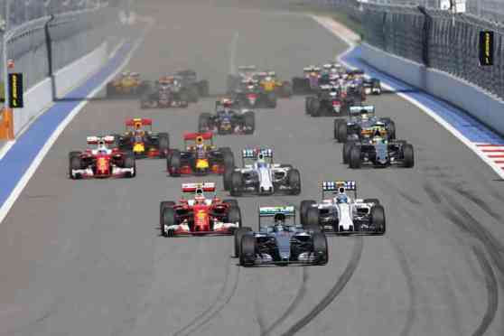 Rosberg takes checkered flag at 2016 F1 Russian GP image
