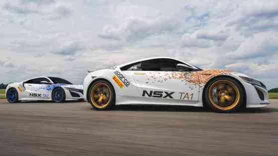 Acura NSX to make racing debut at 2016 Pikes Peak image