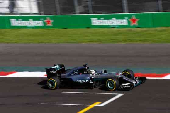 Hamilton keeps title fight alive with 2016 Mexican GP win image