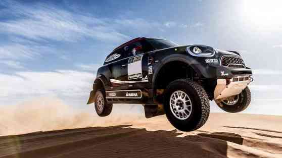 LA 2016: Mini rolls out the JCW Dakar Rally racecar image