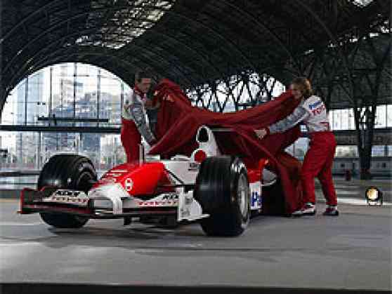 Toyota officially launches its 2005 Campaign with the TF105 image