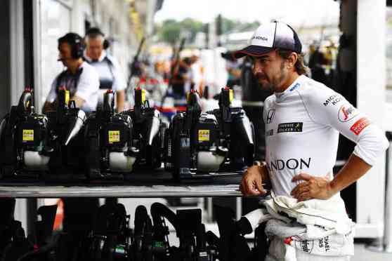 Alonso dismisses rumors of him going to Mercedes-AMG F1 image