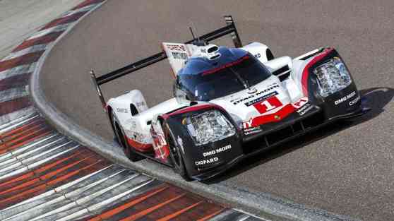 Porsche unleashes 2017 919 Hybrid LMP-1 race car image