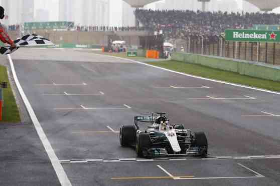 Hamilton wins 2017 Chinese Grand Prix in dominant fashion image