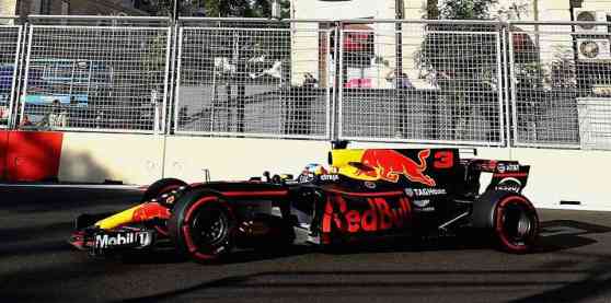 Daniel Ricciardo wins wild 2017 Azerbaijan Grand Prix image