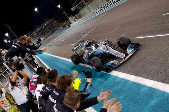 Bottas leads Mercedes 1-2 in 2017 Abu Dhabi Grand Prix image