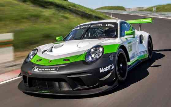 Porsche builds a mean, lean, racing machine in the 911 GT3 R image